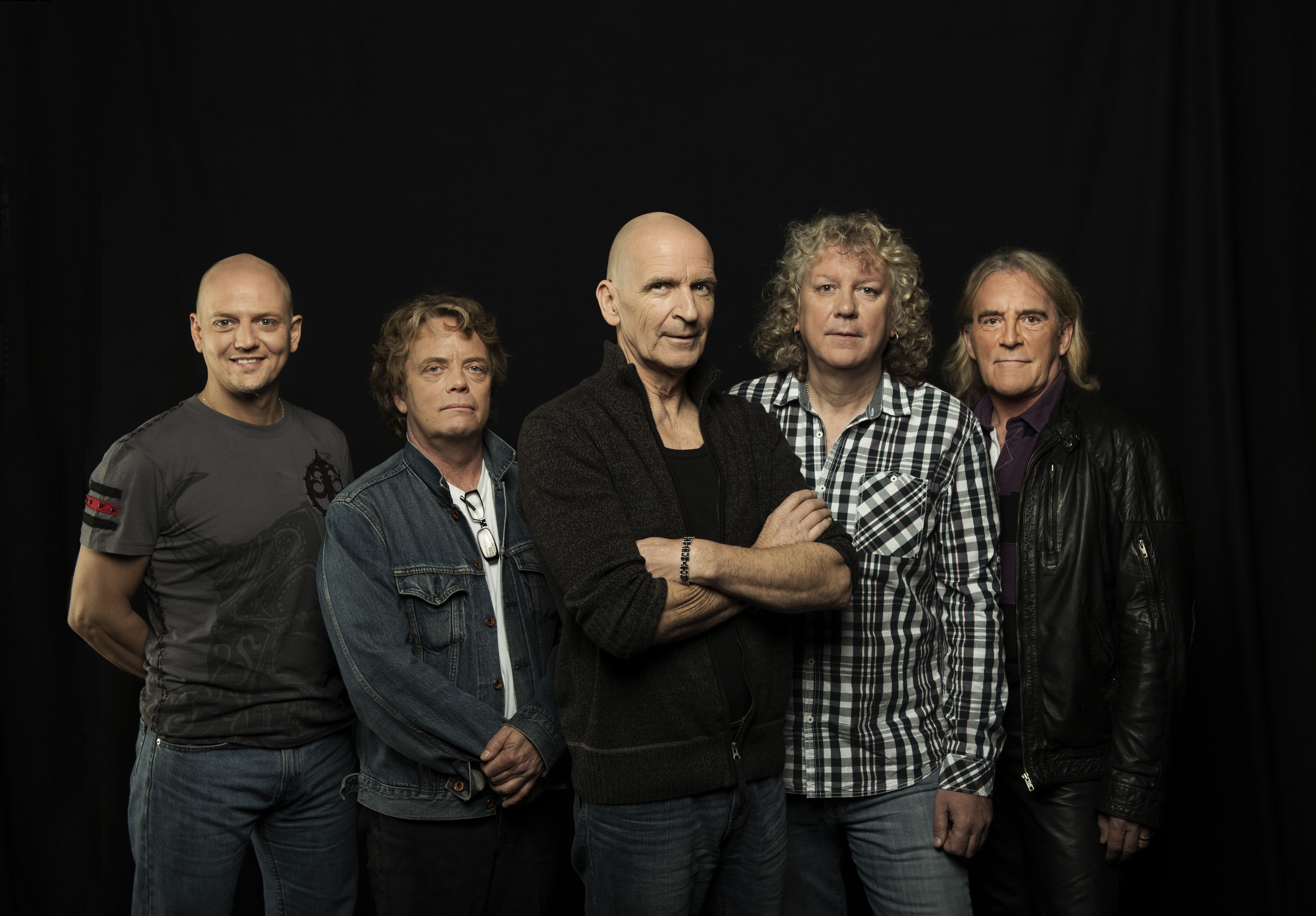 SAGA-_-2014-FULL-BAND-SHOT-1.jpg