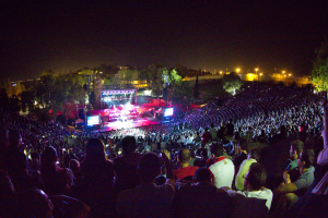 YANNI - FESTIVAL DE CARTHAGE, TUNISIA - PHOTO BY KRYSTALAN