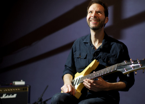 PAUL GILBERT - LOOKING UP WITH GUITAR